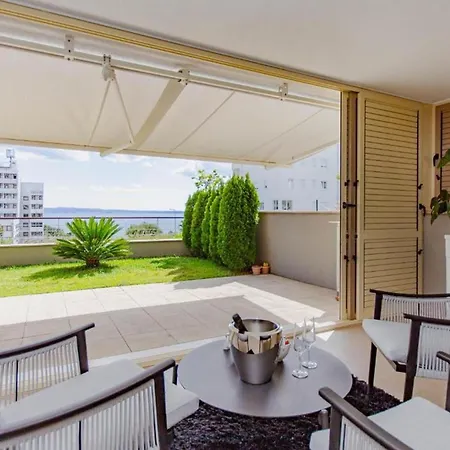Sea View Garden Apartment