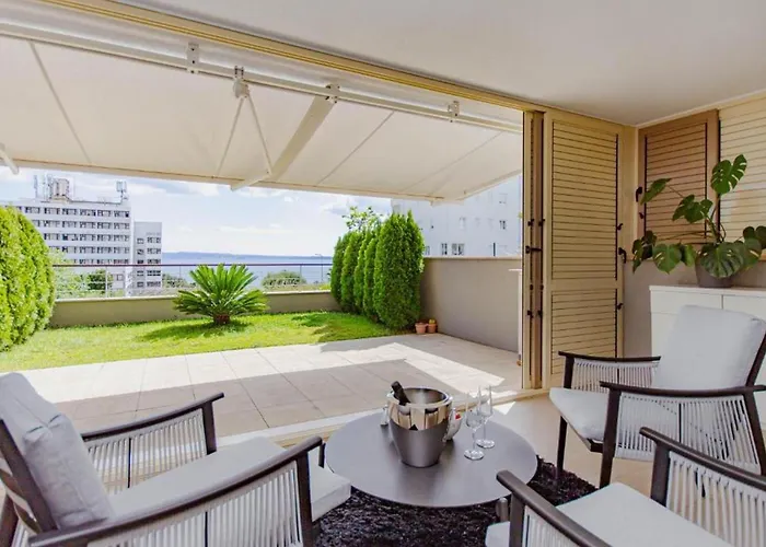 Sea View Garden Apartment
