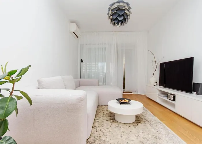 Sea View Garden Apartment Split