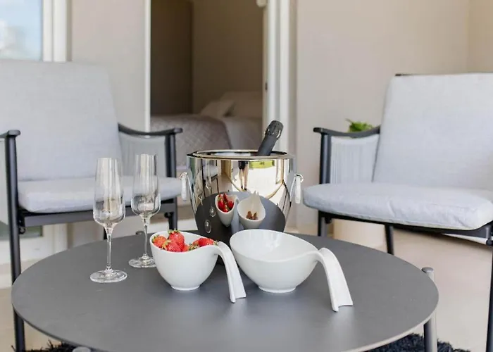 Apartment Sea View Garden *