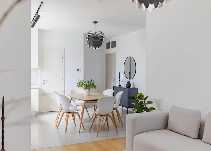 Sea View Garden Apartment